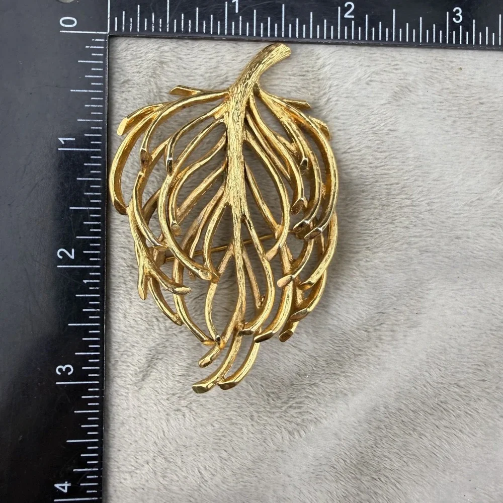 Vintage Monet Brooch Gold Tone Leaf Signed